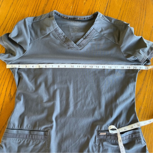 Cherokee Form V neck Scrub Top - Picture 8 of 8